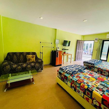 Hotel Baan Sri Family Kabin Buri Exterior foto