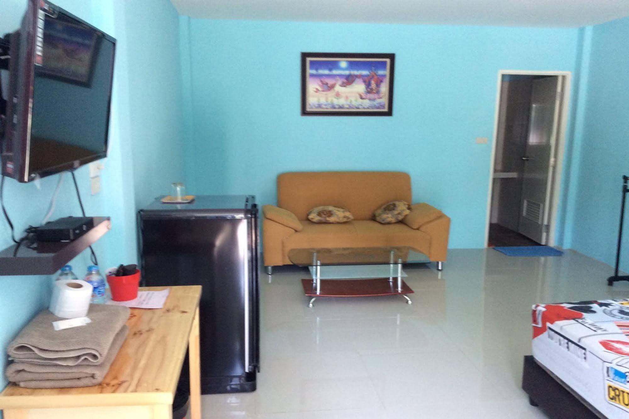 Hotel Baan Sri Family Kabin Buri Exterior foto