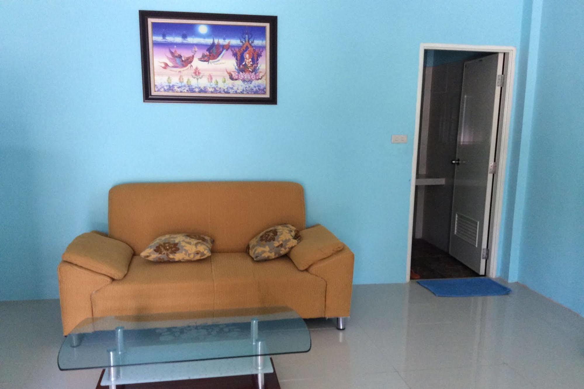 Hotel Baan Sri Family Kabin Buri Exterior foto